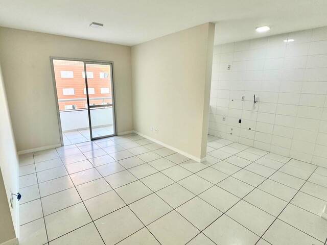 #28 - Apartamento para Venda em Criciúma - SC